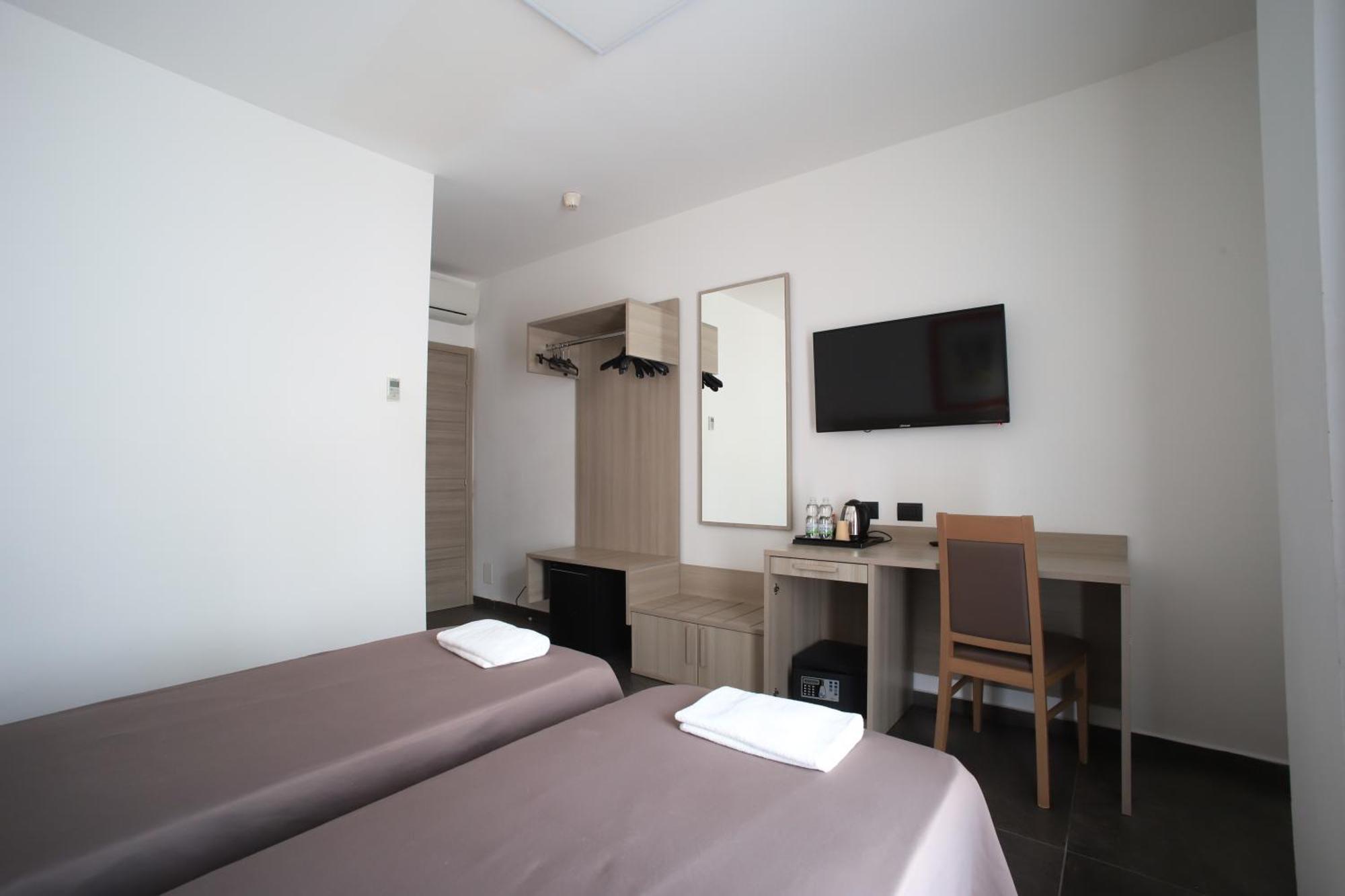 Hotel Tiby